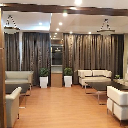 Hide Away Suites Noida Luaran gambar