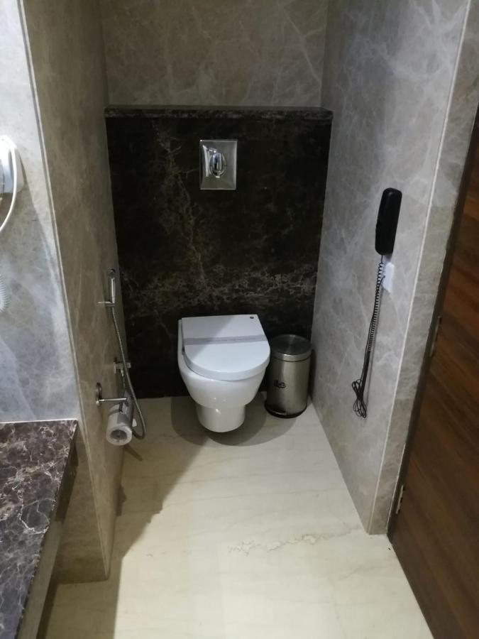 Hide Away Suites Noida Luaran gambar