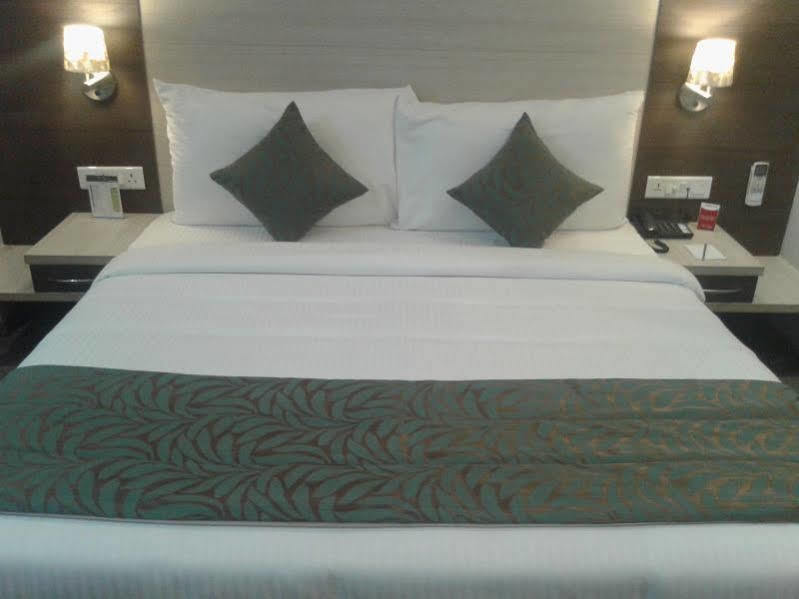 Hide Away Suites Noida Luaran gambar
