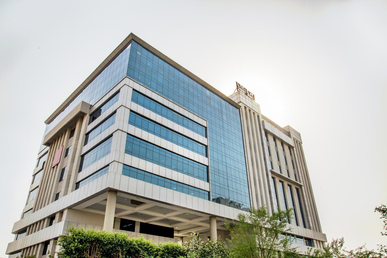 Hide Away Suites Noida Luaran gambar